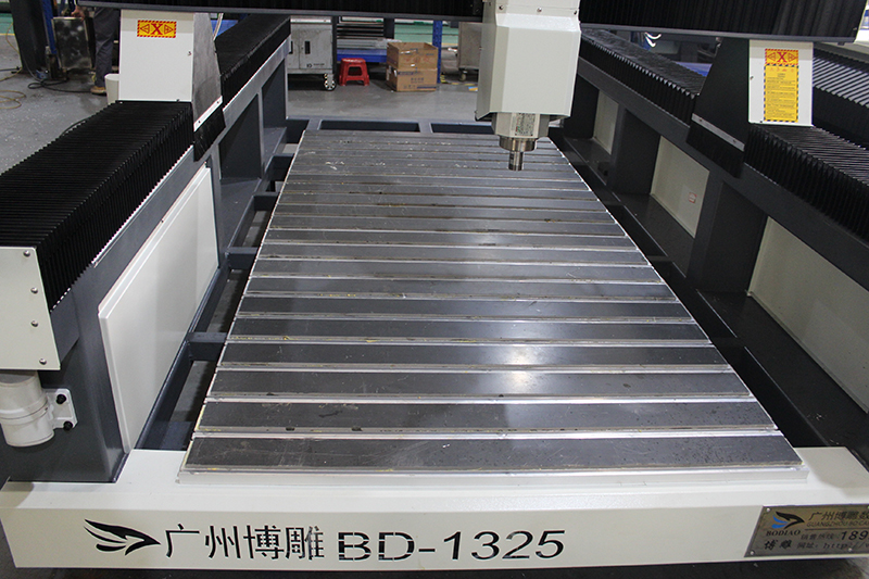 三軸泡沫雕刻機