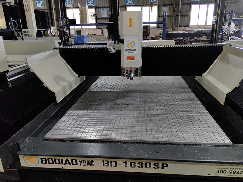 1630真空吸鋁材精雕機